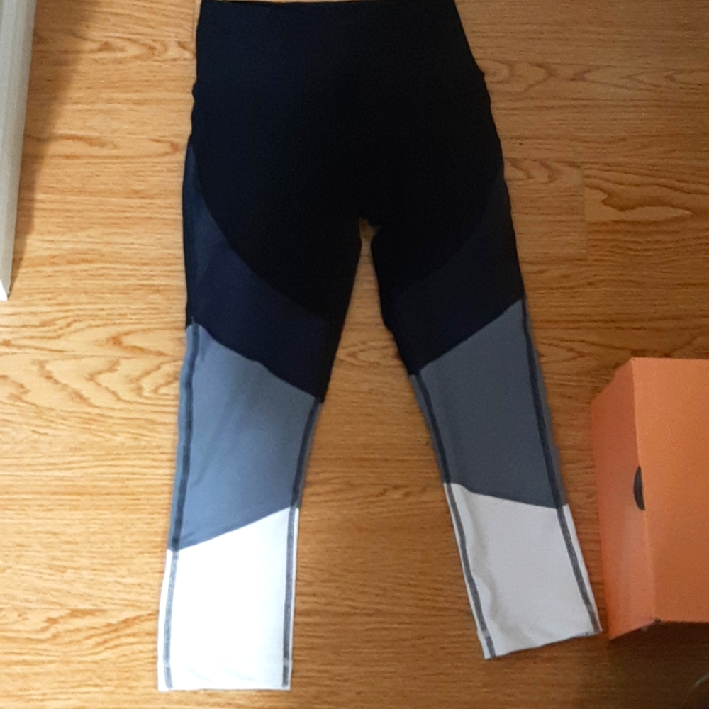 Crop leggings size xs